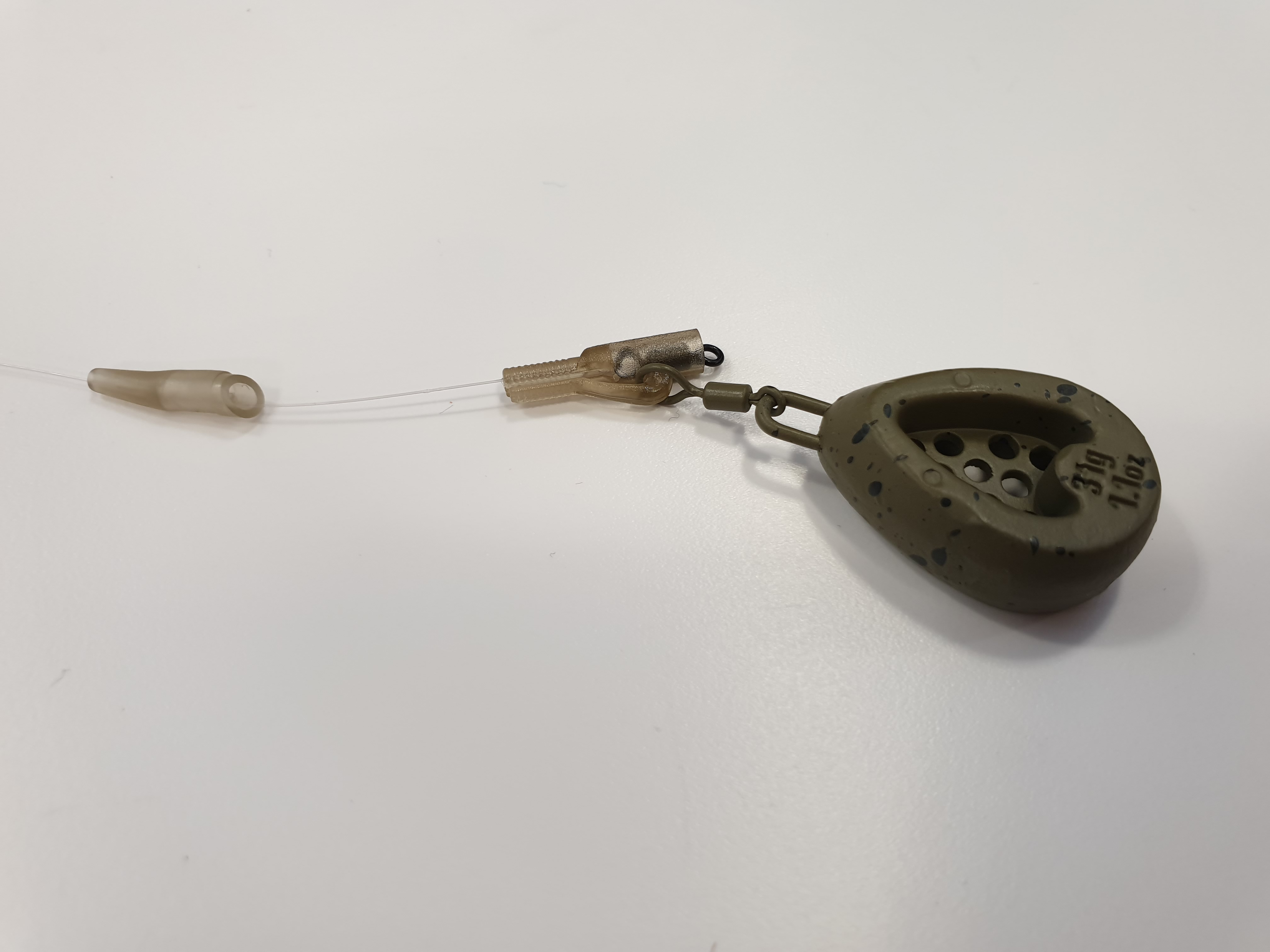 attach lead to lead clip